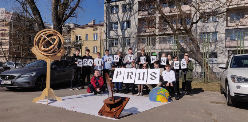 Jak dzisiaj dokonujemy pomiaru obwodu Ziemi? 