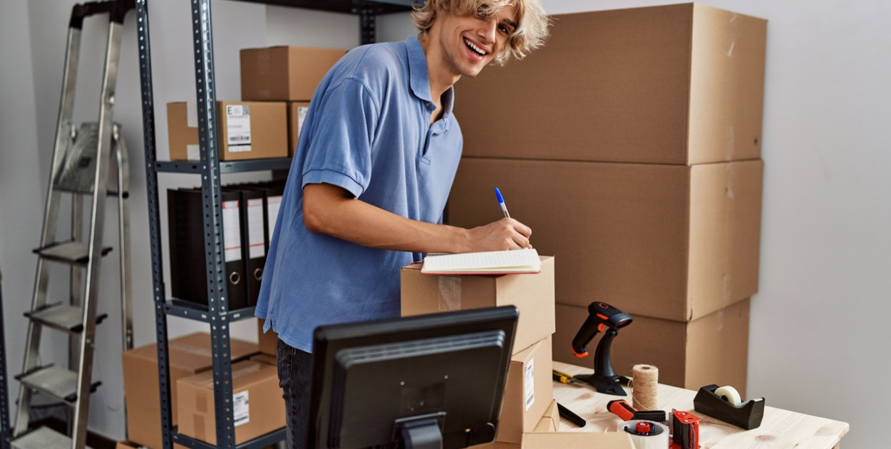 Jakie kartony do wysyłki w sklepie internetowym?