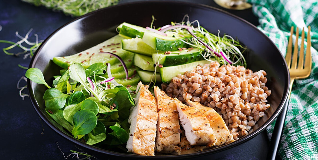 7 pomysłów na lekkostrawny obiad do pracy