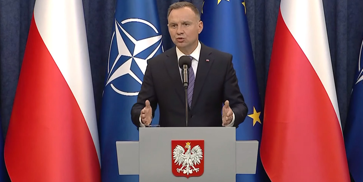 Prezydent Andrzej Duda podczas wygłaszania oświadczenia. Fot. screen z transmisji