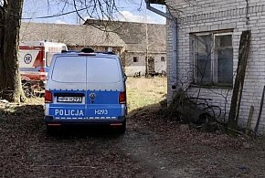 Wyważyli drzwi i znaleźli ciało-49639