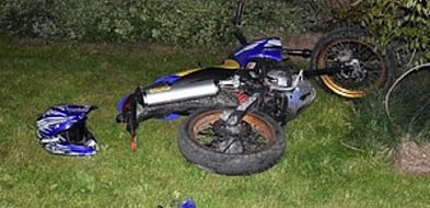 14-latek na niezarejestrowanym motocyklu zderzył się z autem-50369