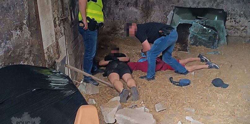 Dziupla luksusowych aut zlikwidowana. Policja zatrzymała czterech mężczyzn - 50706