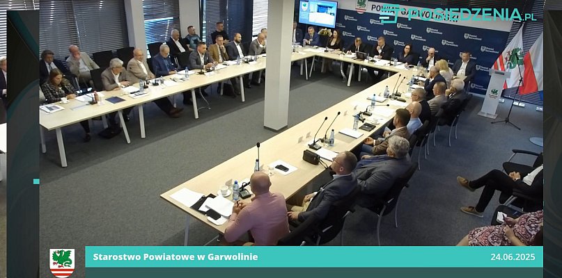 Najwyższy szczebel, najniższa pensja. Jakoś to przetrwa... - 50873