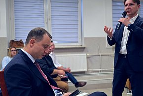 Gmina Bielany: zakręceni przez wiatraki-51427