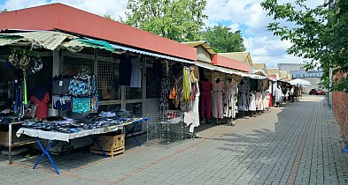 Kiedyś tętniły życiem, dziś świecą pustkami. Upadające bazary w Siedlcach-51487