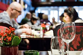 Posłowie chcą zmian w restauracjach. Gratis dla każdego gościa-52271