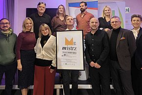 Artysta z różnej perspektywy. Zakończenie pleneru malarskiego w siedleckim GCK-53220