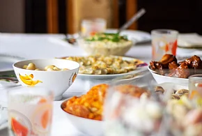 Polacy znów sięgną głębiej do kieszeni. Tyle wydają na świąteczne jedzenie-53509