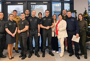 Mundur, tradycja i krew – funkcjonariusze Siedlec wspólnie ratują życie-53953