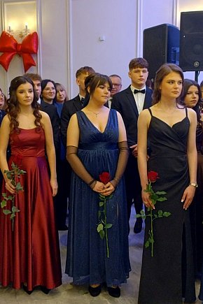 Studniówka w siedleckim \"Katoliku\"-3504