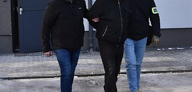 Próbował staranować policjanta i zepchnąć radiowóz do rowu