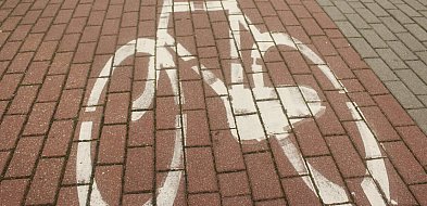 Zderzenie rowerzystów w Siedlcach. Jedna osoba trafiła do szpitala