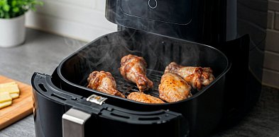 Popularny air fryer wycofany z rynku. Masz ten model w kuchni?