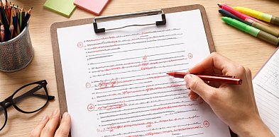 Korekta tekstów – dlaczego „autorska ślepota” zagraża twojemu profesjonalizmowi?