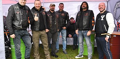 Rock, motocykle i rycerskie pokazy – MotoWiosna w Siedlcach mimo deszczu (FOTO)
