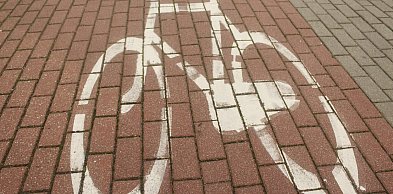 Zderzenie rowerzystów w Siedlcach. Jedna osoba trafiła do szpitala