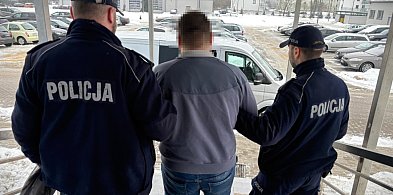 Rozbój w Polakach: 28-latek użył przemocy i potrącił ekspedientkę
