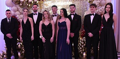 Polonez i wielkie emocje. Studniówka siedleckiej Kolejówki (FOTOGALERIA)