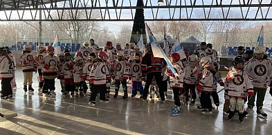 Sportowe emocje na siedleckim lodzie-53848