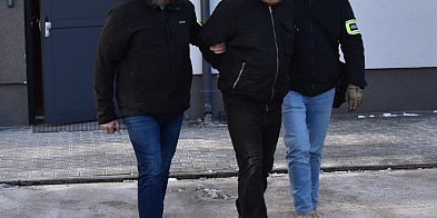 Próbował staranować policjanta i zepchnąć radiowóz