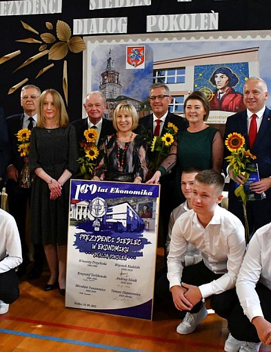 Poloneza czas zacząć! 100 par na 100-lecie Ekonomika-52265
