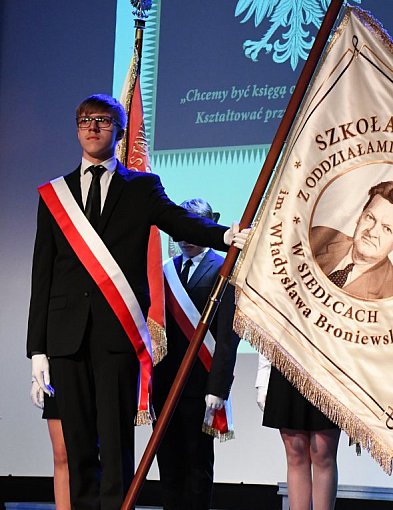 Mural, popiersie i jubileusz „Szóstki” (FOTO)