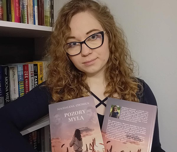 Powiat łosicki: Droga do świata książek. Rozmowa z pisarką Magdaleną Chomiuk-52796