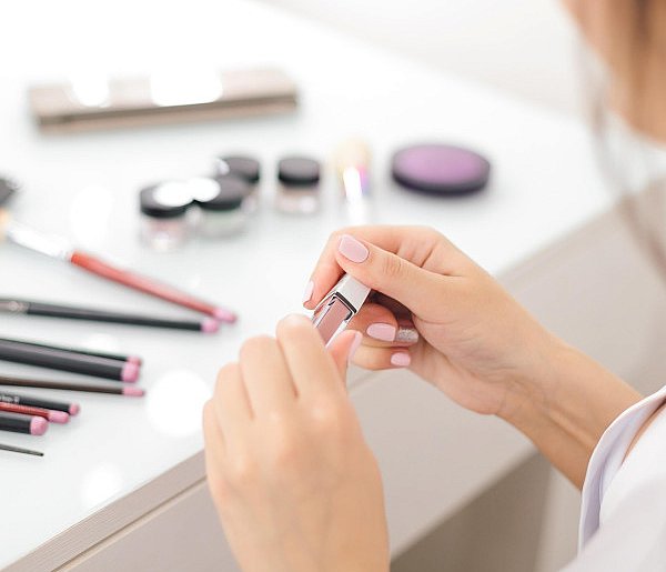 Nie używaj tych kosmetyków. GIS ostrzega przed produktami-53273