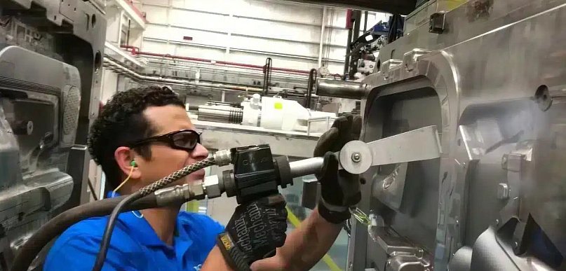 Bez wody, bez chemii, bez odpadów — nowy standard czystości w produkcji