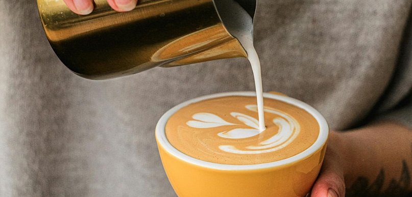 Na co zwracać uwagę przy wyborze spieniacza do mleka?