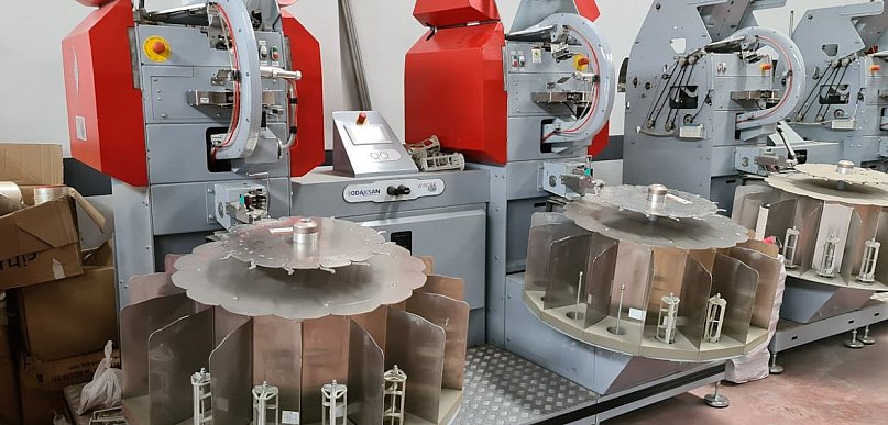 Jak działają pionowe maszyny pakujące?