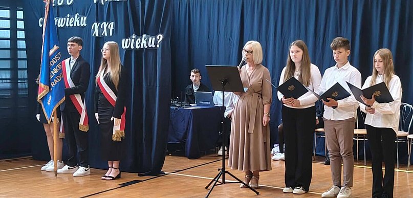 30 lat pod skrzydłami Sienkiewicza