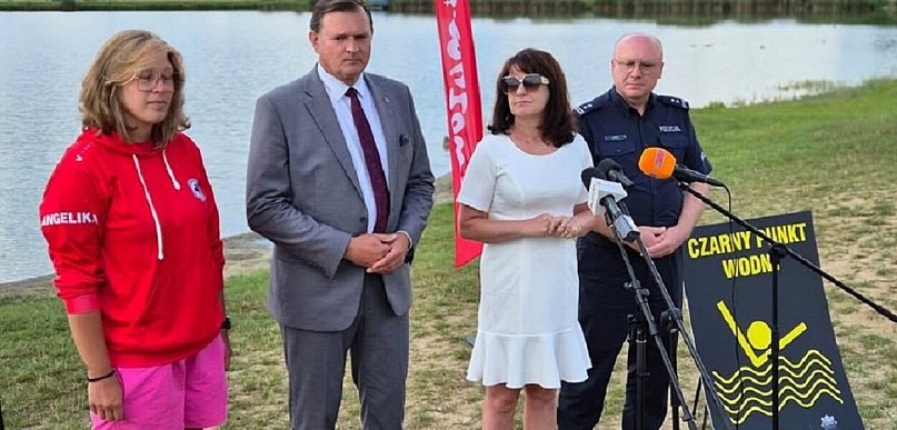 Czarne punkty wodne oznaczone.