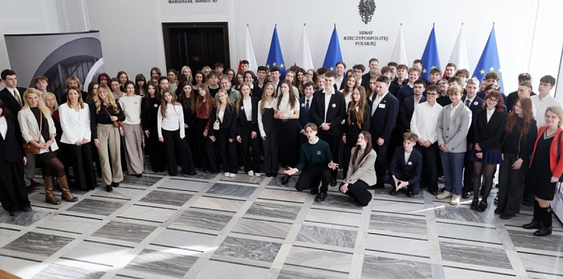 Siedleccy licealiści w Senacie. Dyskutowali o przyszłości szkoły w erze AI