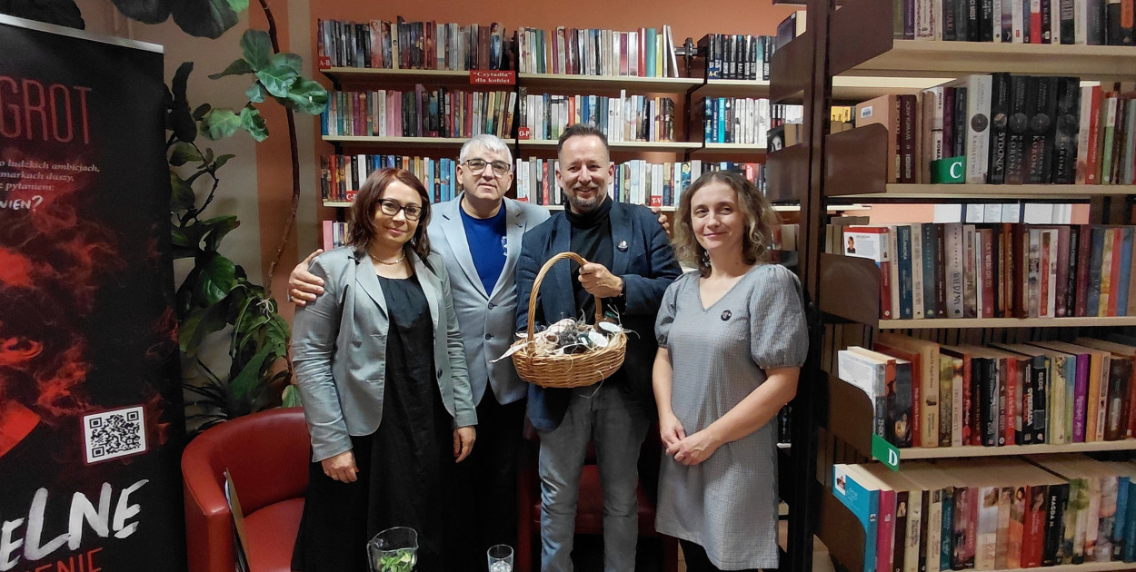 Robert Grot spotkał się z czytelnikami w sarnackiej bibliotece