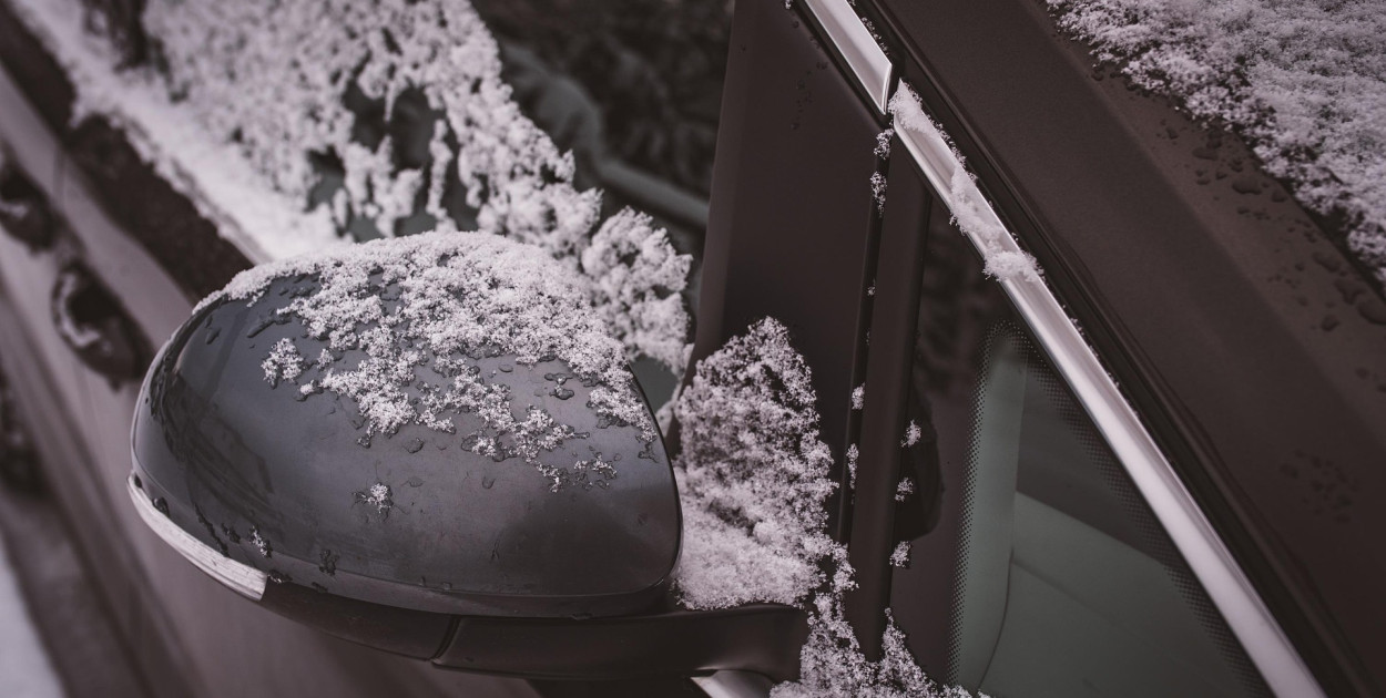 Zimowy atak w całej Polsce. Kierowców czeka kosztowna niespodzianka