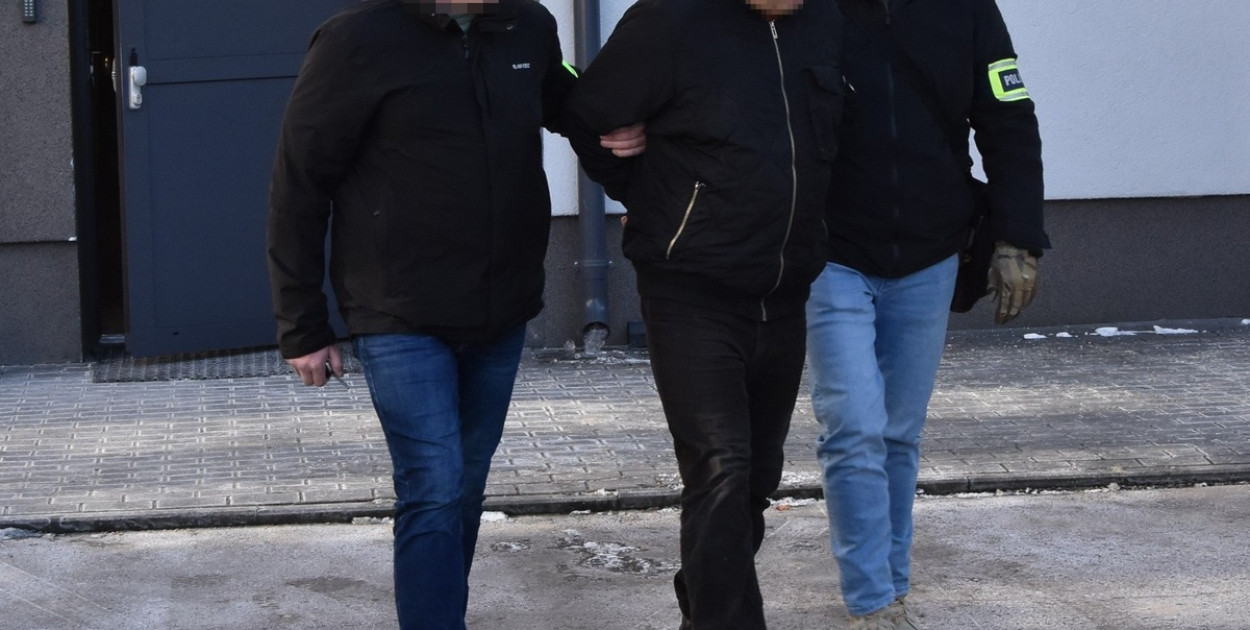 Próbował staranować policjanta i zepchnąć radiowóz do rowu