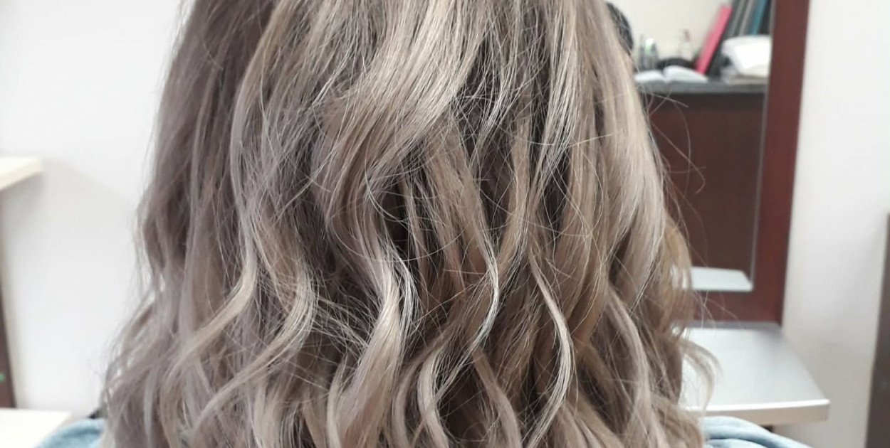 Jak wybrać technikę koloryzacji, która pasuje do codziennego rytmu życia