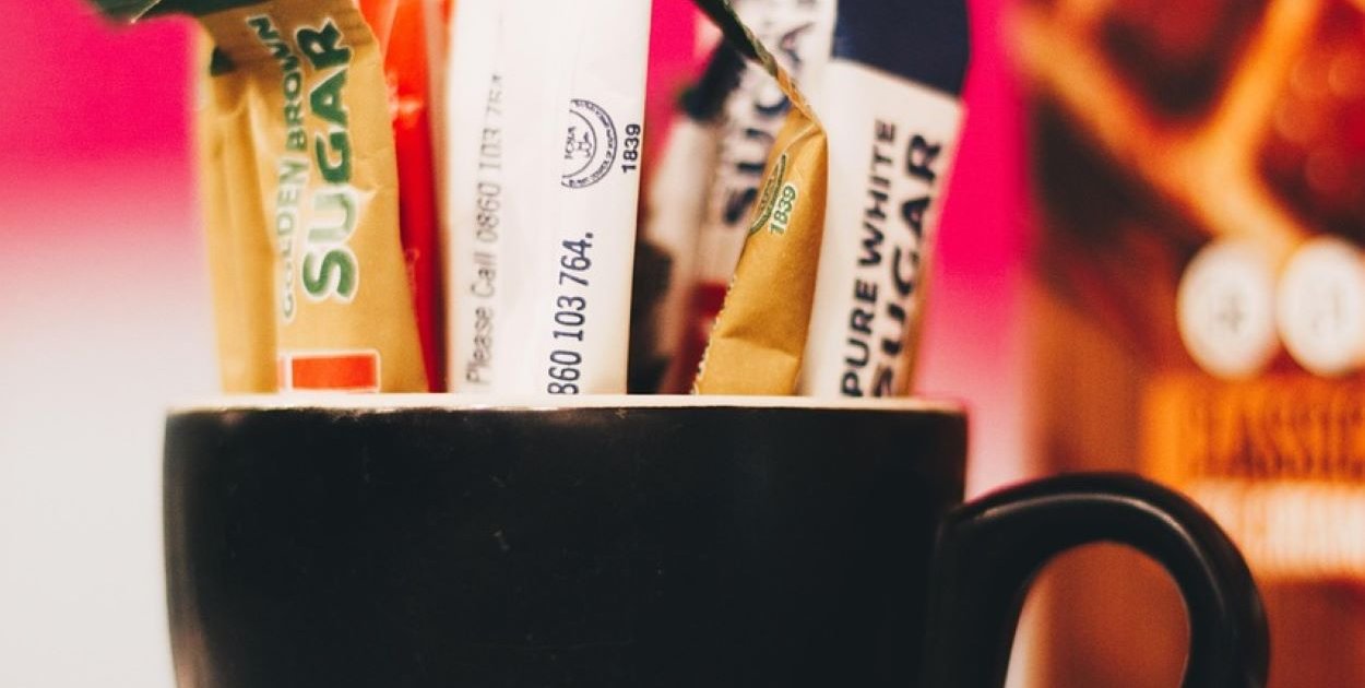 Cukier w saszetkach jako element profesjonalnej obsługi – dlaczego