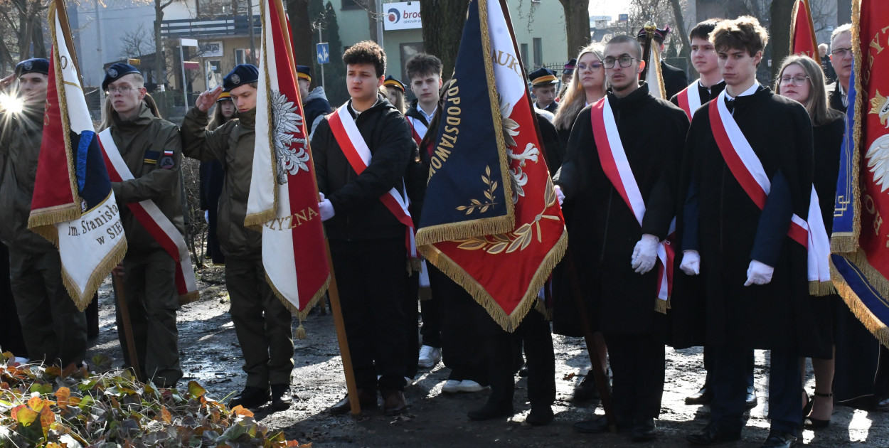 Pamięć o Niezłomnych. Uroczystości i salwa honorowa (FOTOGALERIA)
