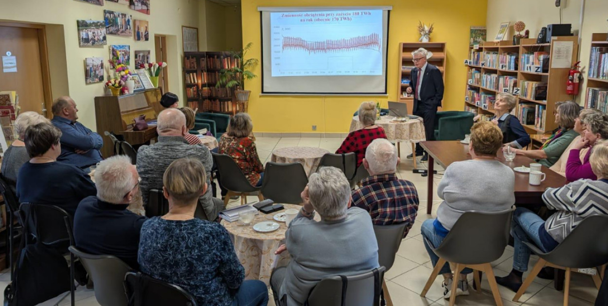 Seniorzy  z  Miasta  i  Gminy  Mordy  rozmawiali	 o  energetyce	 wiatrowej