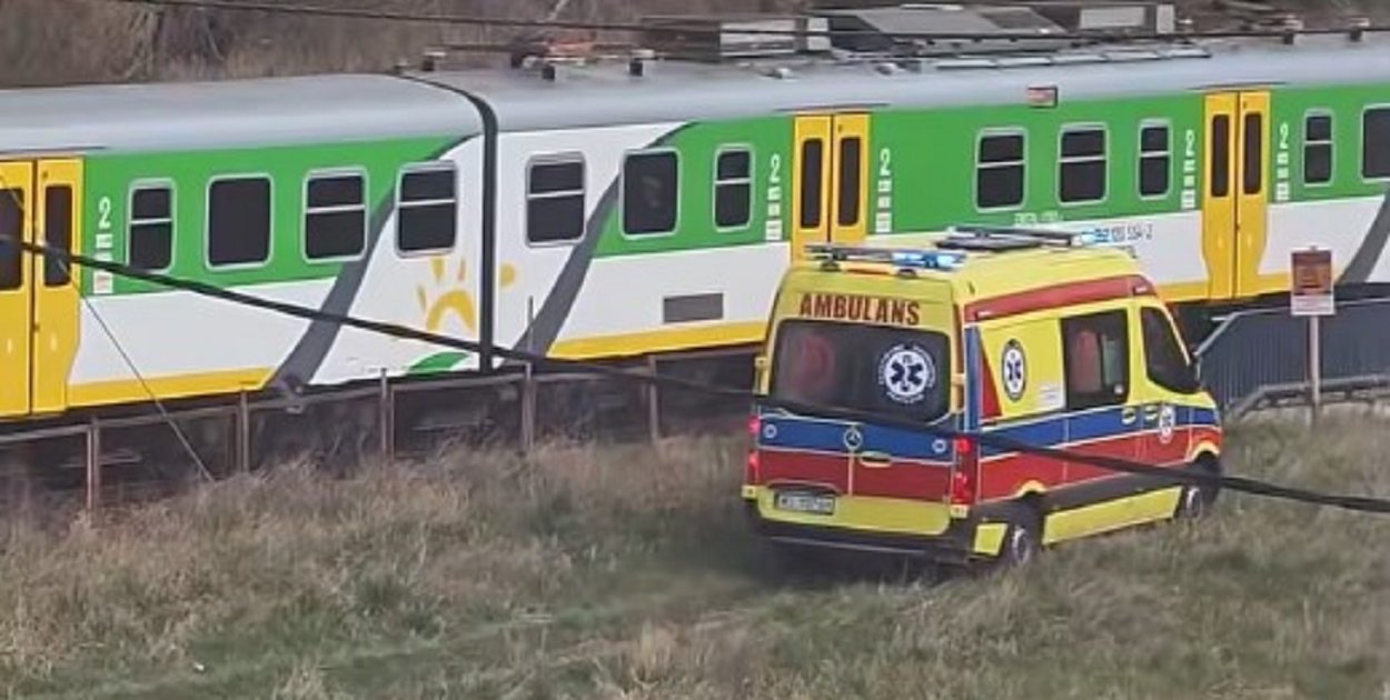 Pociąg uderzył w pieszego, interweniował śmigłowiec LPR (AKTUALIZACJA)